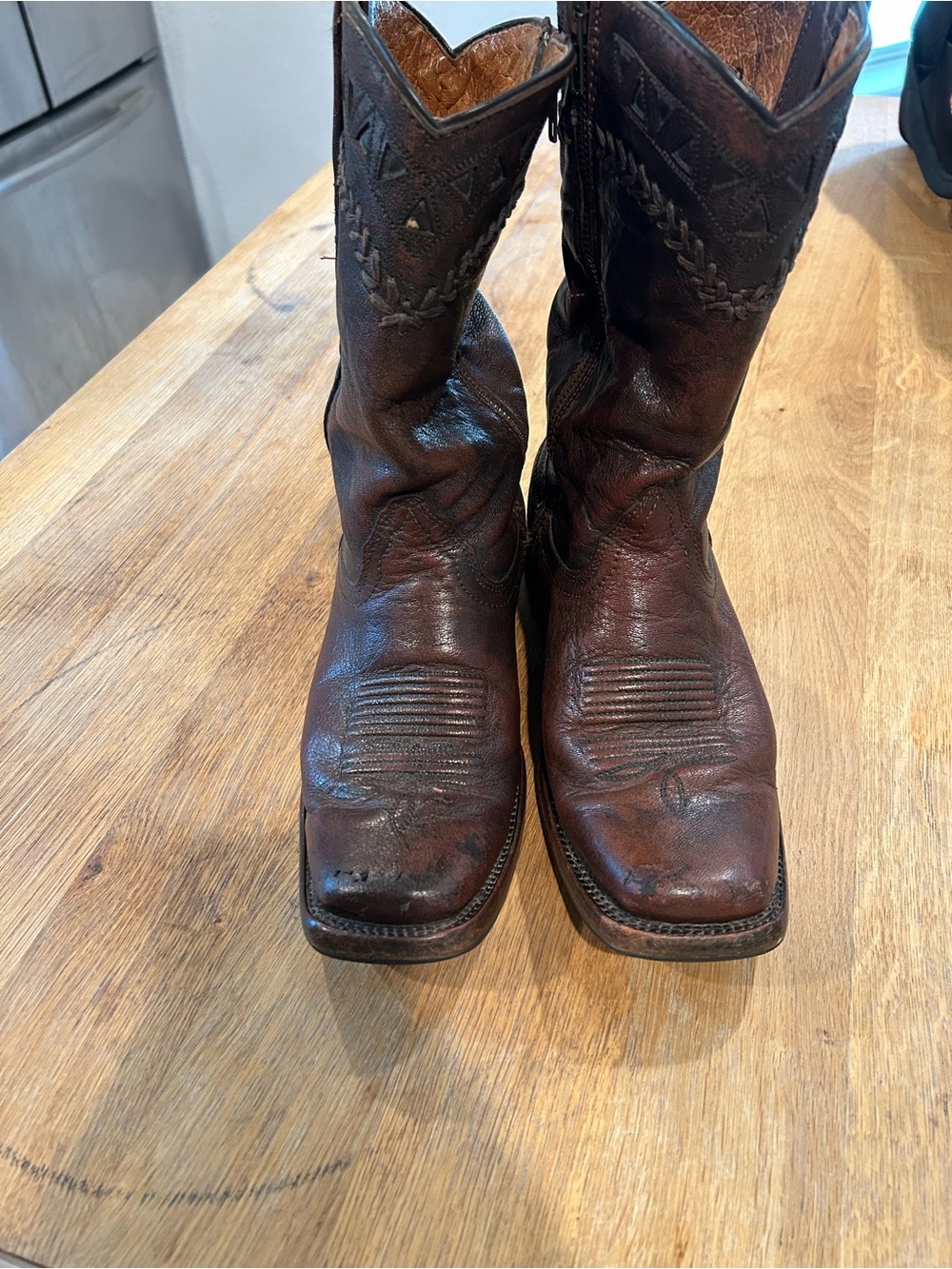 Men's Classic Western Leather Boots in Dark Brown